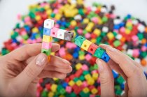 1CM INTERLOCKING CUBES